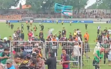 Laga Persekabpas Vs Tornado FC Berakhir Ricuh