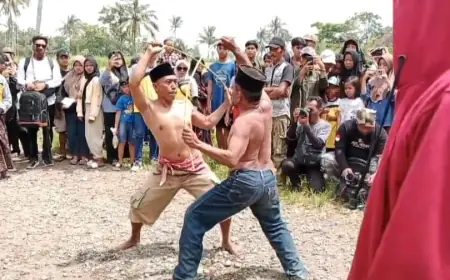 Mengenal Kesenian 'Tari Ojung' di Bondowoso: Ritual dan Simbol Perlawanan kepada Penjajah