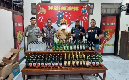 Jadi Pemicu Aksi Kejahatan, Ratusan Botol Miras di Jombang Dimusnahkan