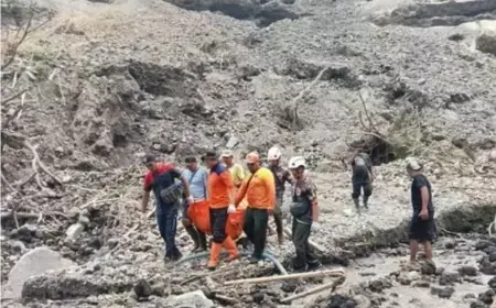 Dua Penambang Pasir di Blitar Berhasil Dievakuasi dari Longsoran Tebing