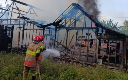 Rumah sekaligus Depo Isi Ulang Air Minum di Bojonegoro Hangus Dilalap Api