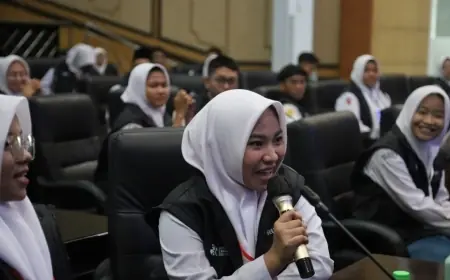 Pelajar di Jombang Serasa Jadi Anggota DPRD Sehari