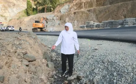 Khofifah Instruksikan PU Bina Marga Jatim Kebut Perbaikan Jalan Puger Jember, 3 Bulan Harus Selesai