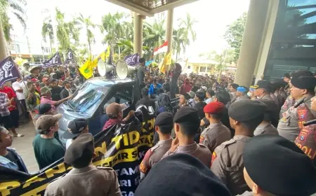 Demo Ratusan Warga di Jember, Menyoal Tambak Udang Sebagai Penyebab Hancurnya Pertanian