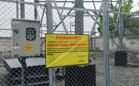 Satpol PP Bojonegoro Segel Tower Telekomunikasi tidak Berizin
