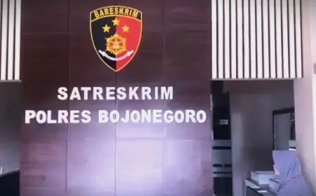Diperiksa Polisi, Eks Kepala DPMPTSP Bojonegoro Bungkam