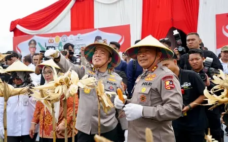 Wujudkan Astacita, Irwasum Polri Pimpin Panen Jagung Serentak di Madiun