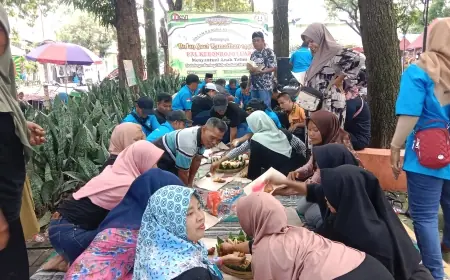 Jelang Ramadan 2025, PKL di Jombang Gelar Tumpengan dan Santuni Anak Yatim
