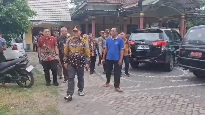 Warga Kecewa, Kepala DLH Nganjuk Dianggap Remehkan Keluhan Bau Limbah Pakan Ternak di Babadan