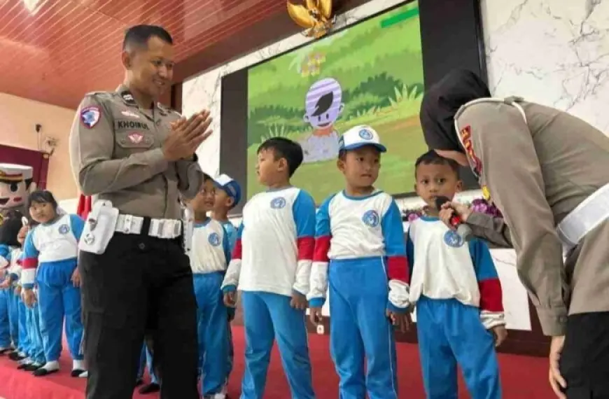 Outing Class Menyenangkan Bersama Polisi Mojokerto