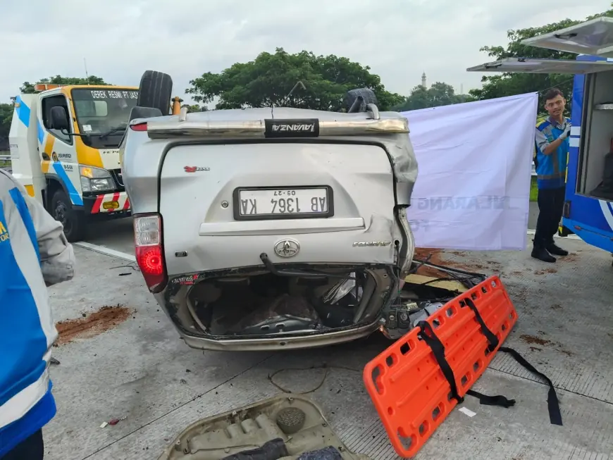 Ngantuk, Warga Bantul Tabrak Pembatas Jalan di Tol Nganjuk