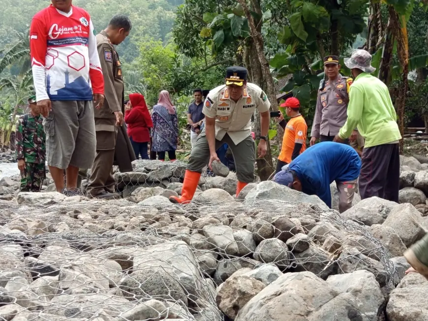 Tak Bisa Dilewati Roda 4, Pemkab Bondowoso akan Buka Akses Jalan Menuju Desa Wonoboyo