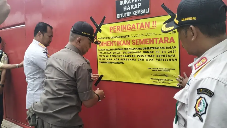Satpol PP Bojonegoro Segel Pabrik Pengolahan Tembakau Tak Berizin