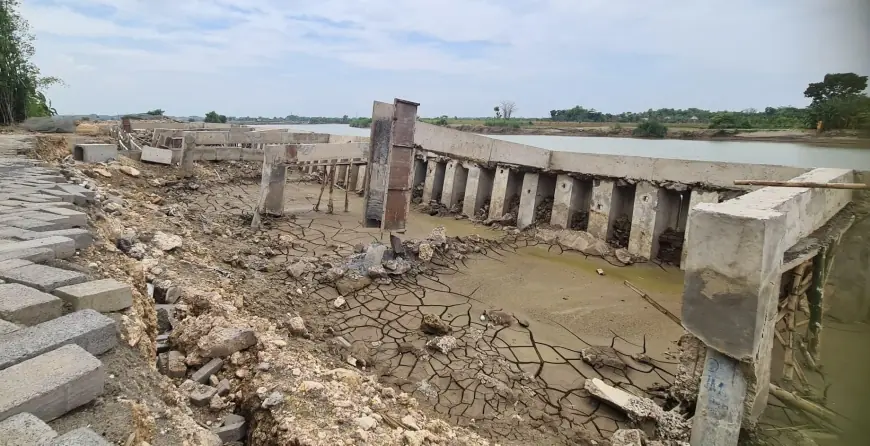 Seumur Jagung, Proyek Puluhan Miliar di Bojonegoro Ambruk, Dinas Terkait Beralasan karena Banjir