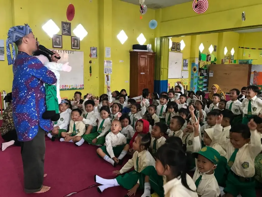 Sanggar Dongeng Kepompong Nusantara Hidupkan Budaya Tutur di Malang