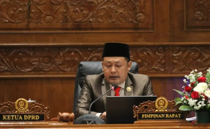 DPRD Bojonegoro Sindir Proyek Rp40 Miliar: "Pagar Laut dari Bambu Saja Susah Roboh, Ini Beton kok Mudah"