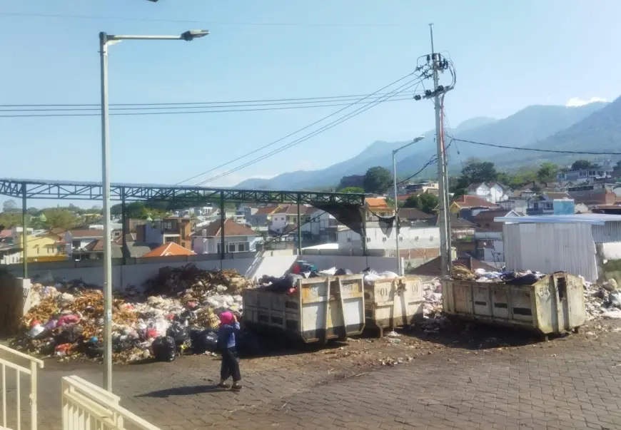 Sampah Pasar Among Tani Masih Crowded, Pemkot Bakal Galakkan Stiker Pilah Sampah