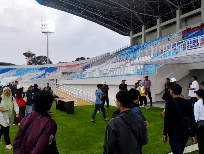 Urgensi Pembangunan Atap Gate 13 Stadion Kanjuruhan: Tantangan Administratif dan Solusi Kebijakan