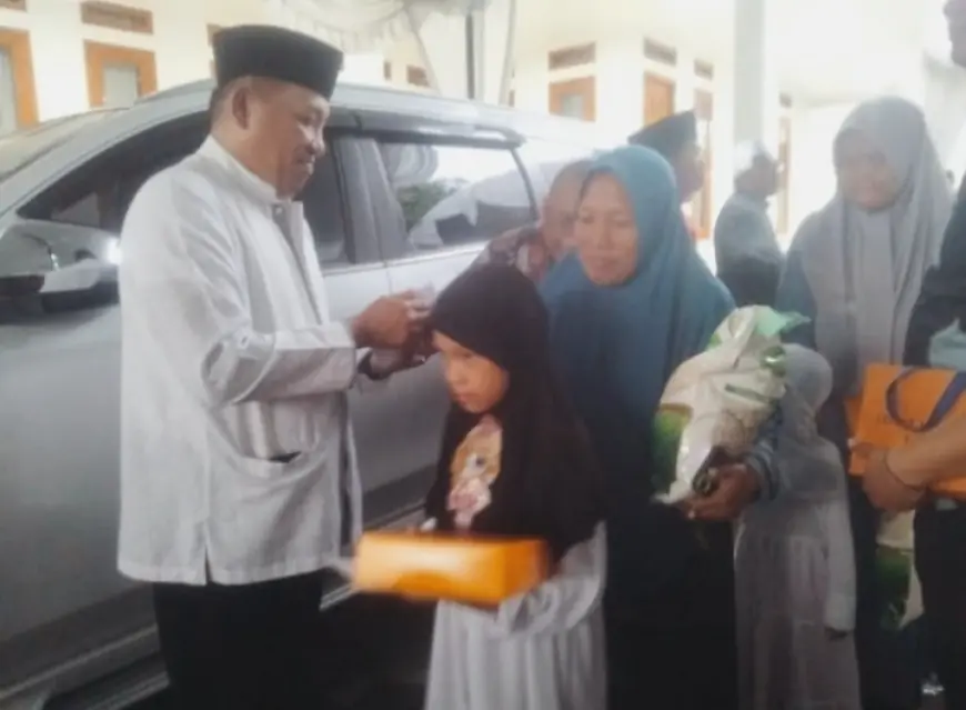 Jelang Pelantikan Bupati Sampang, Abah Idi Galang Doa Anak Yatim