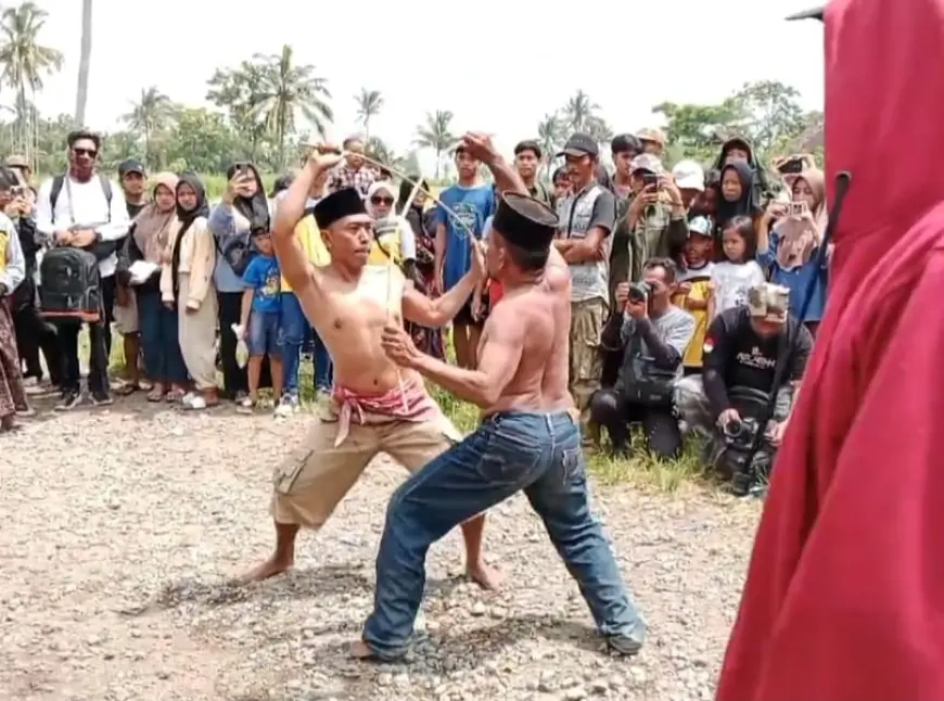 Mengenal Kesenian 'Tari Ojung' di Bondowoso: Ritual dan Simbol Perlawanan kepada Penjajah