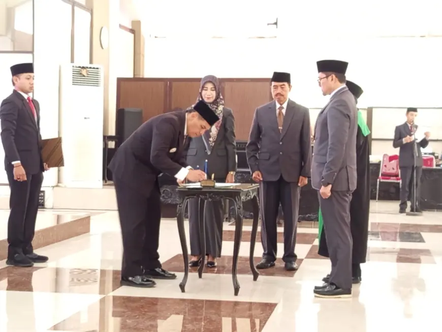 Tegaskan bukan Titipan Bupati Terpilih, Pj Bupati Bondowoso Lantik Pj Sekda