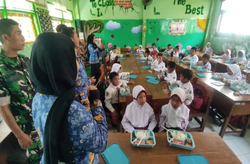 Kepsek SD di Probolinggo Minta MBG Dilengkapi Sendok dan Garpu