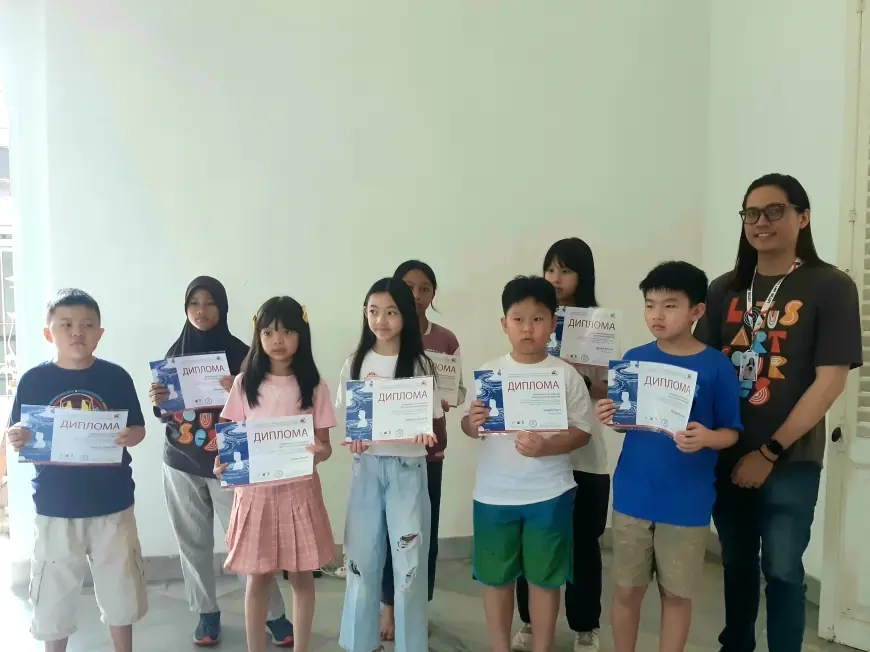 Anak Indonesia Menyapa Dunia Lewat Lukisan Laut di Ajang Internasional MinirestART "The Big Blue" Serbia