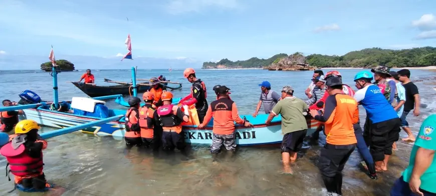 Tim SAR Gabungan Temukan Korban Hilang Pantai Kondang Merak di Perairan Sendang Biru Malang