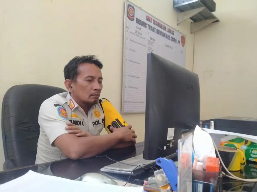 Satpol PP Sampang Atensi Jam Buka Warung Saat Ramadan