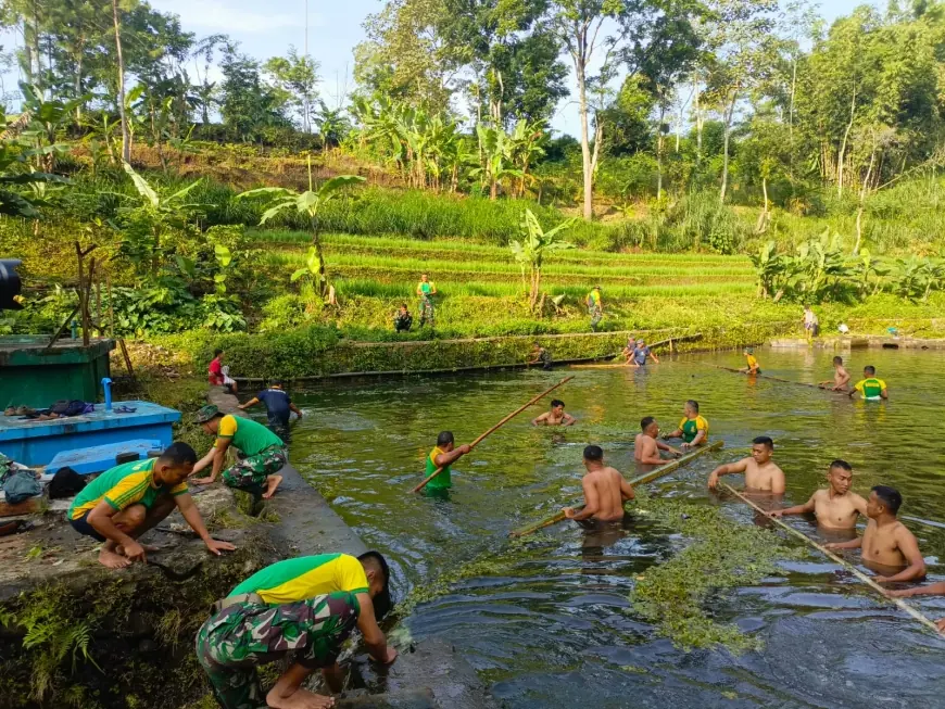 Divif 2 Peringati HUT 64 Kostrad, Rawat Mata Air di Sumberawan Singosari Malang