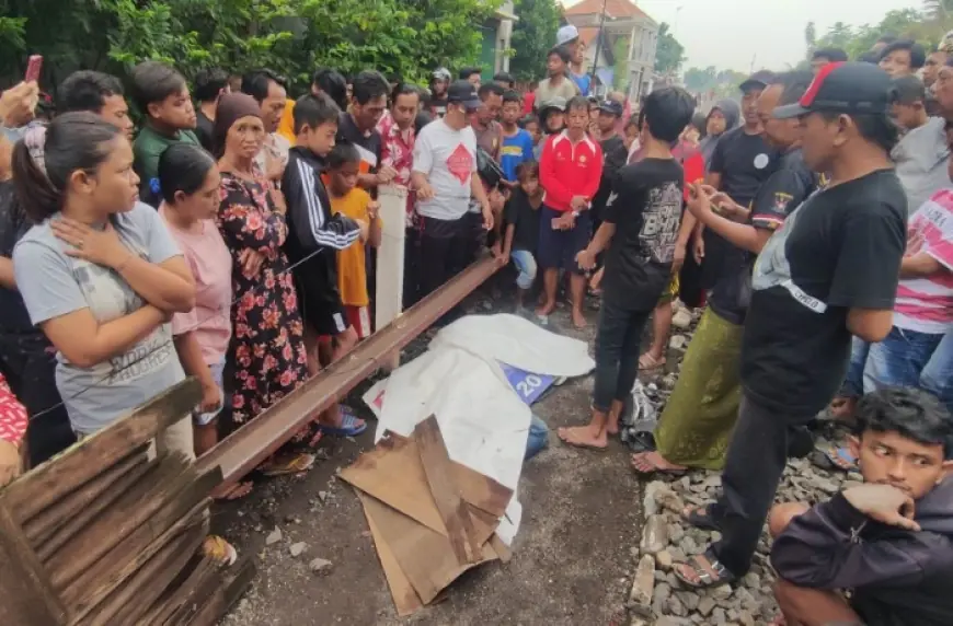 Terobos Palang Pintu, Pemotor Tewas Tertabrak Kereta Api di Probolinggo