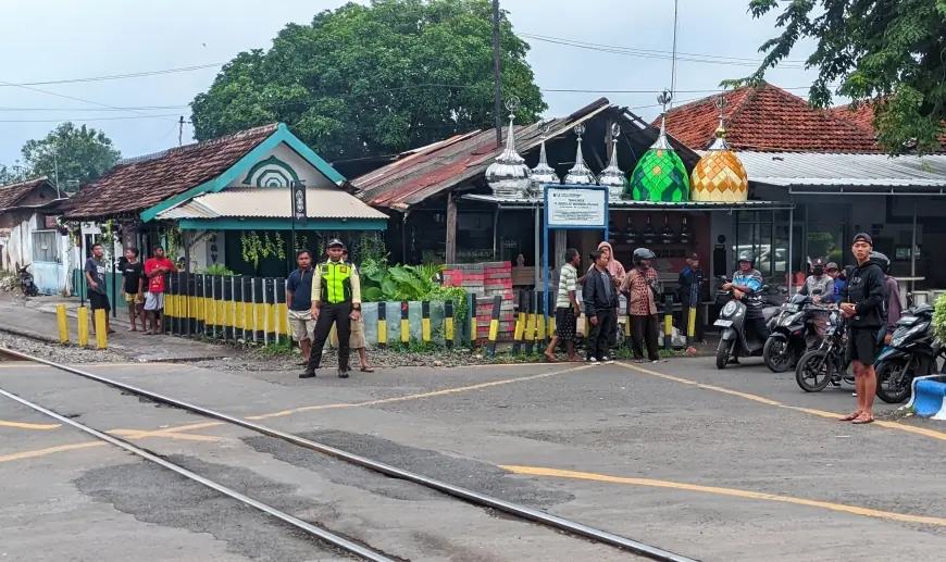 Sesalkan Insiden di Probolinggo, KAI Minta Pengguna Jalan Patuhi Aturan Lalu Lintas