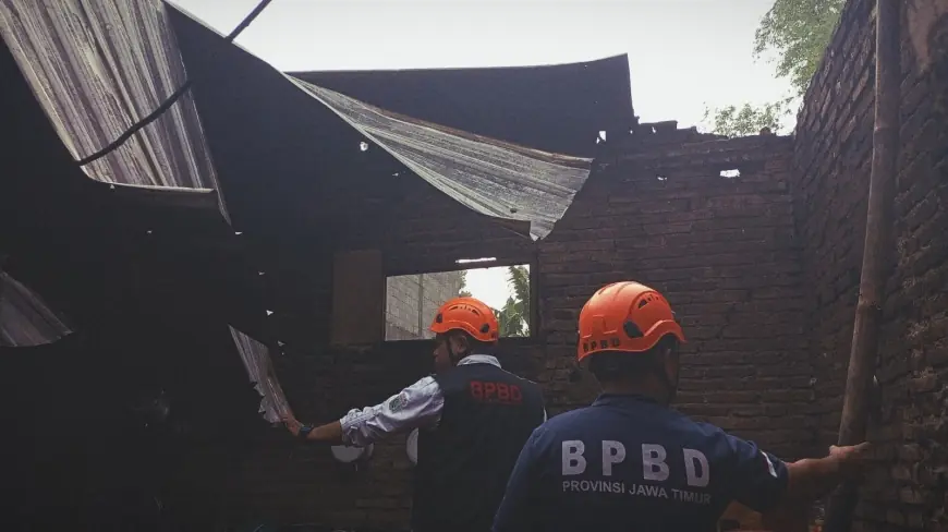 BPBD Analisis Hujan dan Angin Kencang yang Sebabkan Puluhan Rumah Rusak di Singosari Malang
