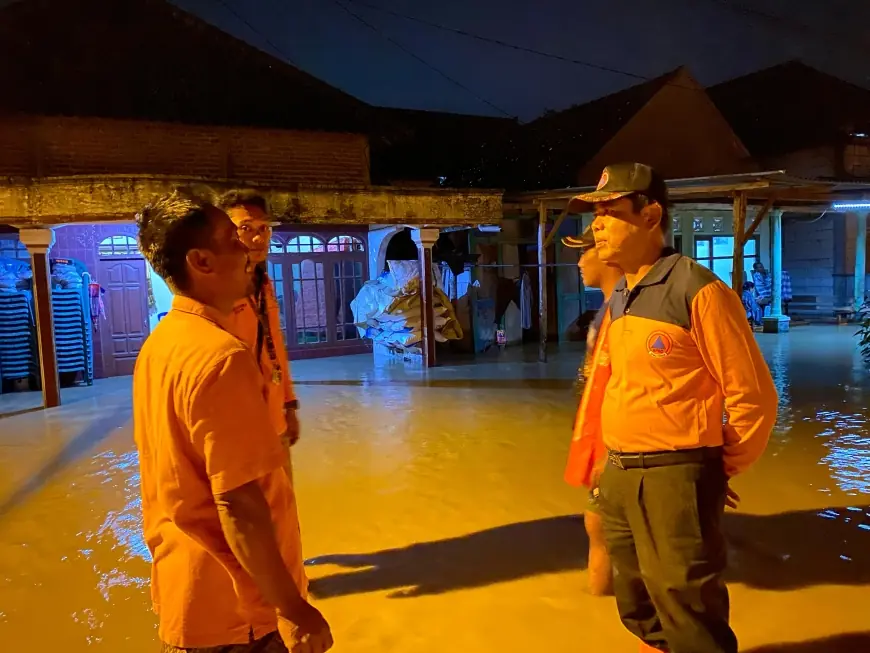 Banjir Rendam Ratusan Rumah di Mojokerto akibat Luapan Sungai Lamong dan Macetnya Drainase