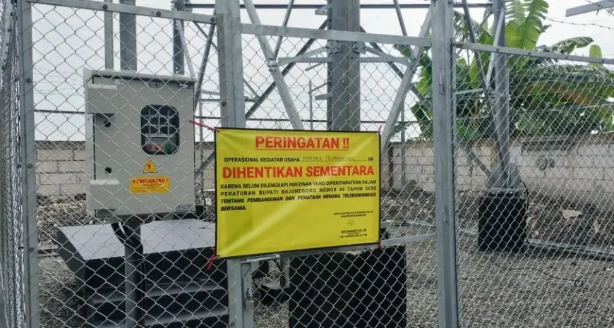 Satpol PP Bojonegoro Segel Tower Telekomunikasi tidak Berizin