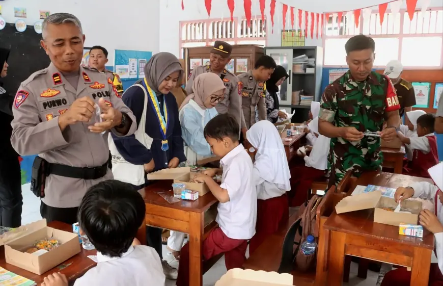Libatkan Mahasiswa, Polres Probolinggo ke Sekolah Salurkan MBG