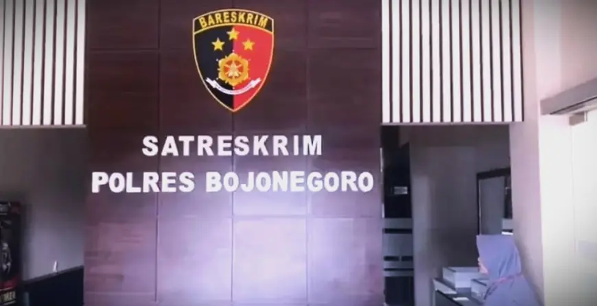 Diperiksa Polisi, Eks Kepala DPMPTSP Bojonegoro Bungkam