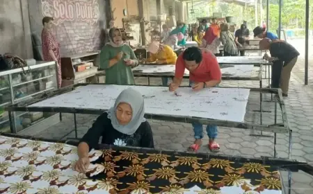 Perajin Batik di Blitar Ramaikan Ramadan dengan Sarung Aneka Motif
