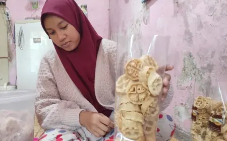 Perajin Kue Kembang Goyang di Jombang, Eksis Tiap Ramadan Sejak 1996