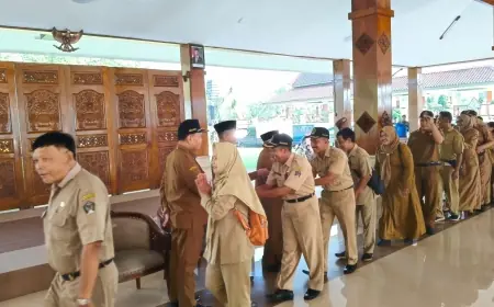 Hari Pertama Kerja, Bupati dan Wabup Blitar Langsung Soroti Efisiensi Anggaran