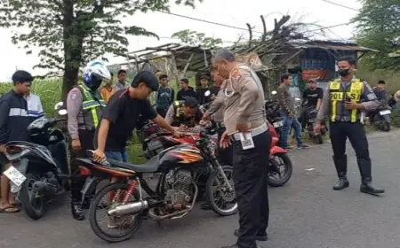 Polisi Bubarkan Aksi Balap Liar Jelang Buka Puasa di Jombang