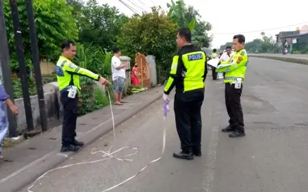 Pemotor di Jombang Meregang Nyawa usai Tertabrak Truk Gandeng