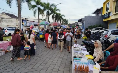 Kekompakan Warga Perumahan Bumi Tegal Besar Jember, Sulap Pintu Masuk-Keluar Jadi Pasar Ramadan