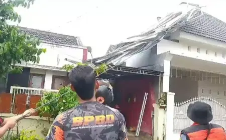 Angin Kencang Terjang 5 Rumah di PBI Nangkaan Bondowoso, Atap Rumah Terbang hingga 200 Meter