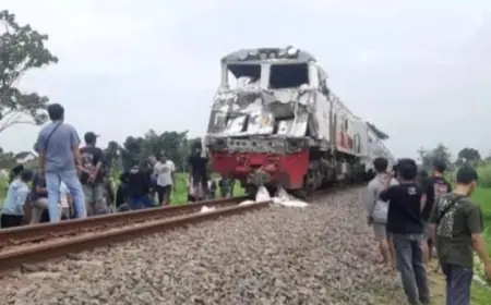 Berdampak pada Anjloknya Kereta Api dan Masinis Terluka, PT KAI Menyayangkan Kecelakaan KA vs Truk di Kediri