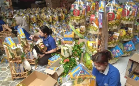 Pengusaha Parcel di Blitar Sibuk Penuhi Pesanan, Permintaan Meningkat Jelang Lebaran