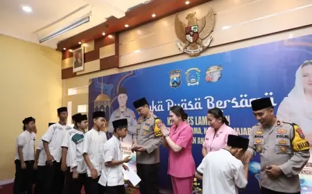 Polres Lamongan Berbagi Ceria Kepada Anak Yatim Piatu