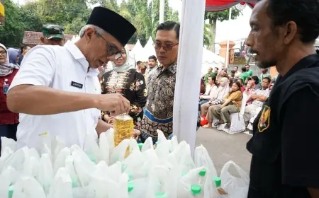 Wakil Wali Kota Kediri, Qowimuddin Tinjau Bazar dan Operasi Pasar Murni
