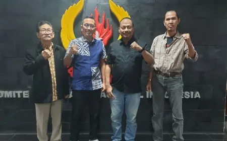 Serahkan SK, Ketua KONI Jatim Minta KONI Kota Probolinggo Tak Leha-leha Hadapi Porprov