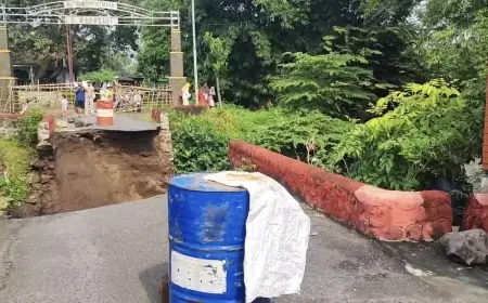 Akibat Hujan Deras, Jembatan Penghubung Dua Desa di Mojokerto Ambrol